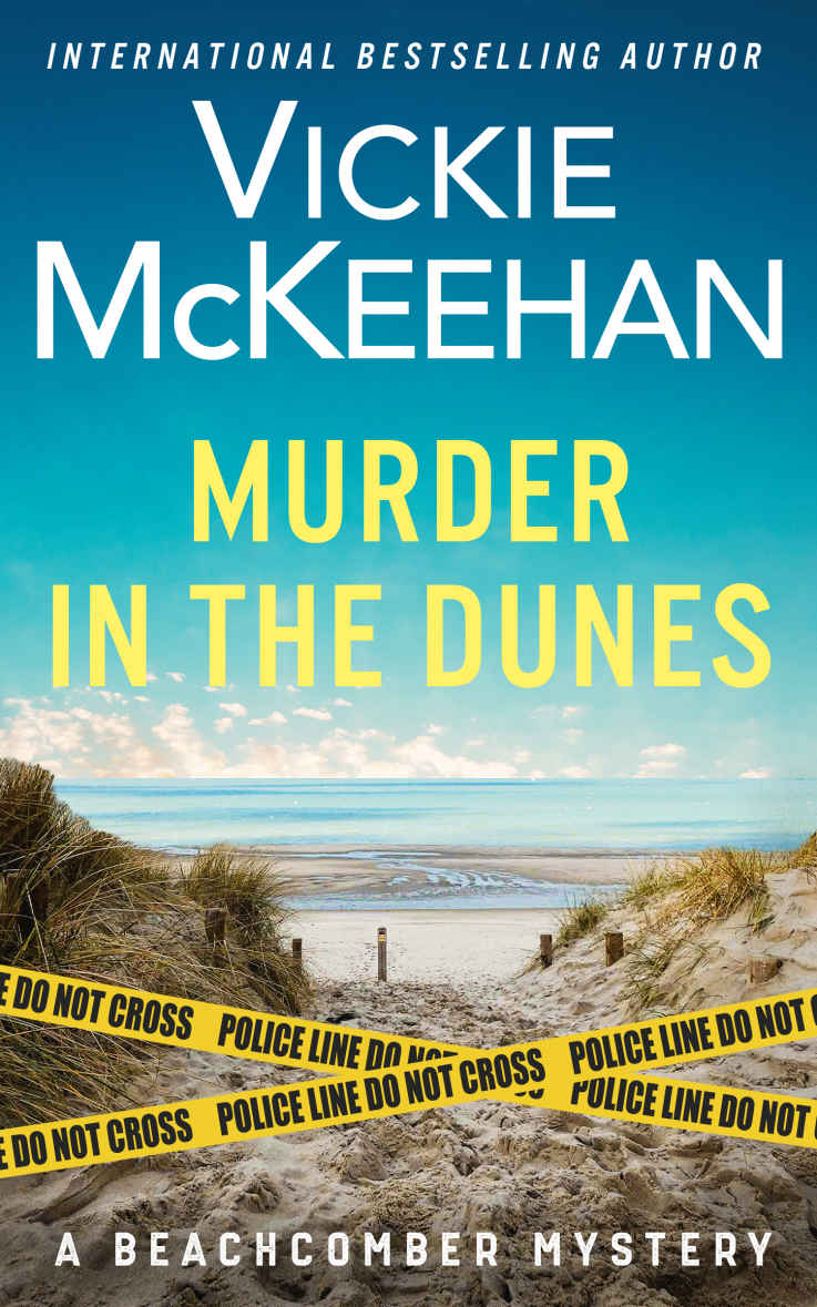 Murder in the Dunes (A Beachcomber Mystery Book 1)